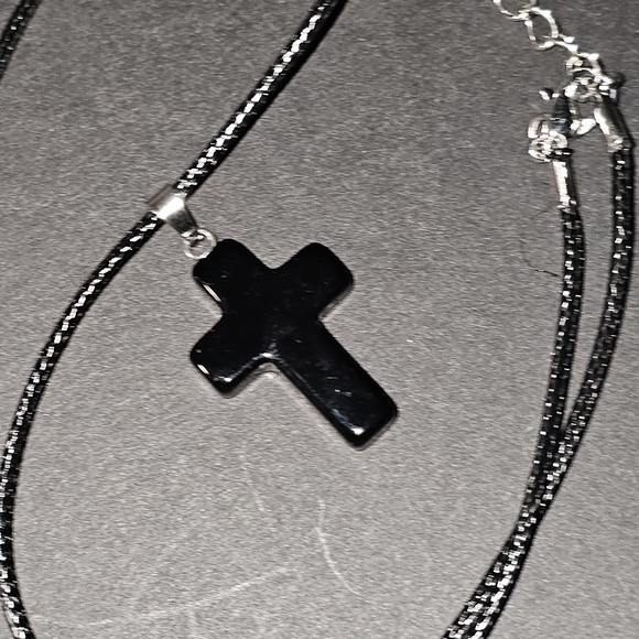 Elegant Black Cross Pendant Necklace - Picture 2 of 3